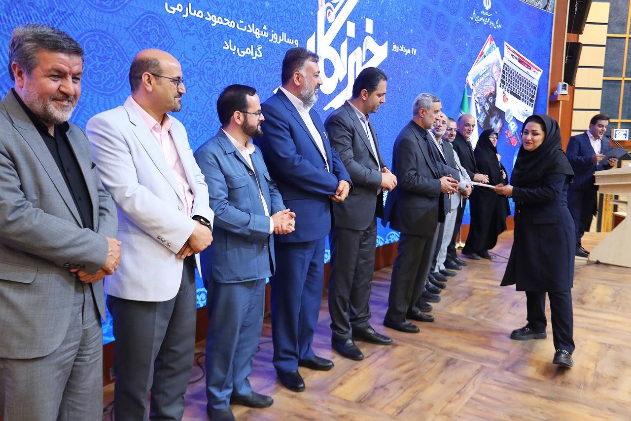 رسانهها با علم و خردورزی قلم بزنند