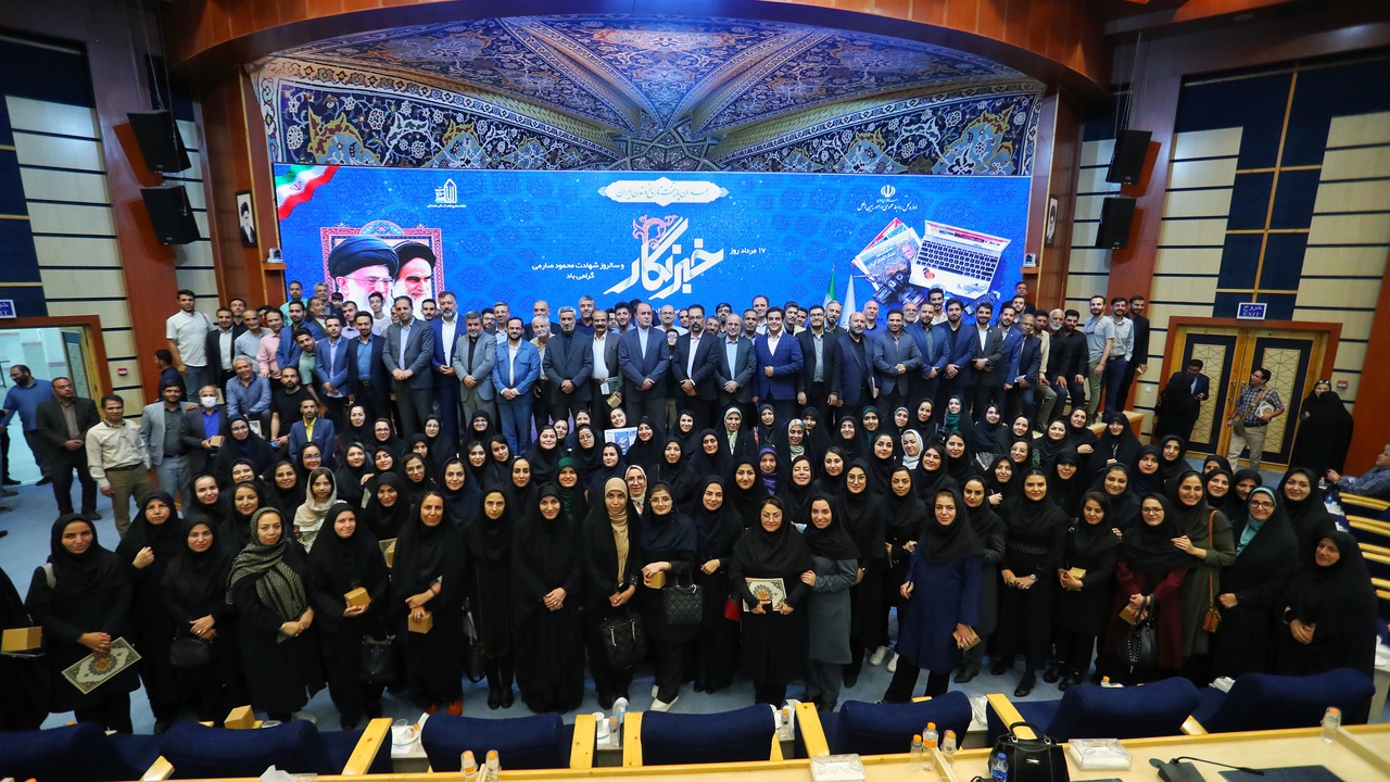 رسانهها با علم و خردورزی قلم بزنند