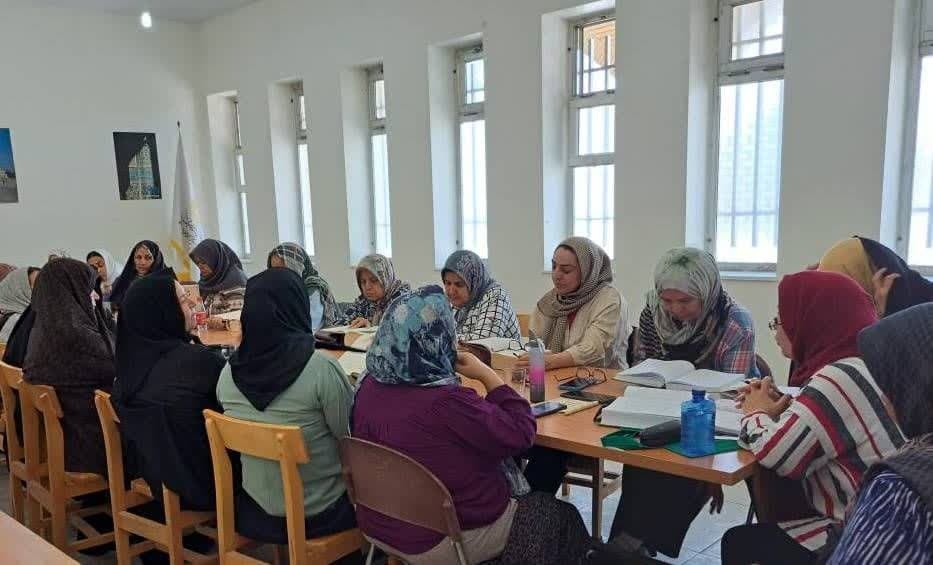 جمعخوانی کتاب در بجستان / اهدای کتاب به کتابخانه شهیدمصطفی خمینی روداب