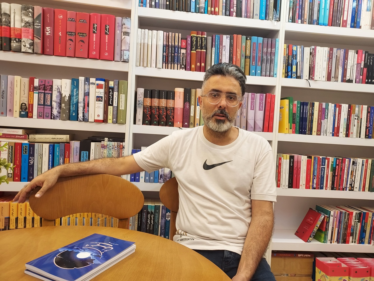 «نشر وارش ساری»؛ کتابفروشی در سال سیام فعالیت