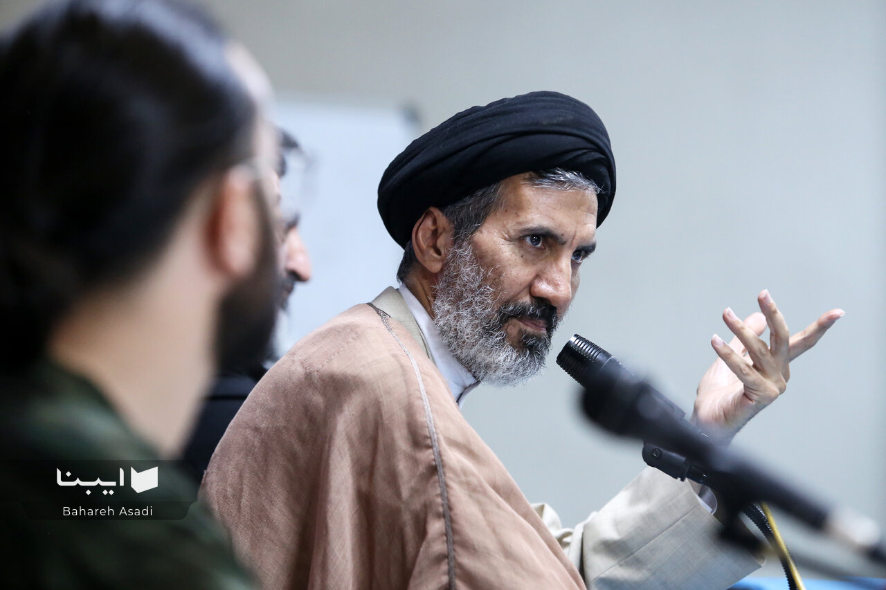 مهاجرانی را تحسین میکنم که جرئت کرد و کتابی درباره کودکان غزه نوشت