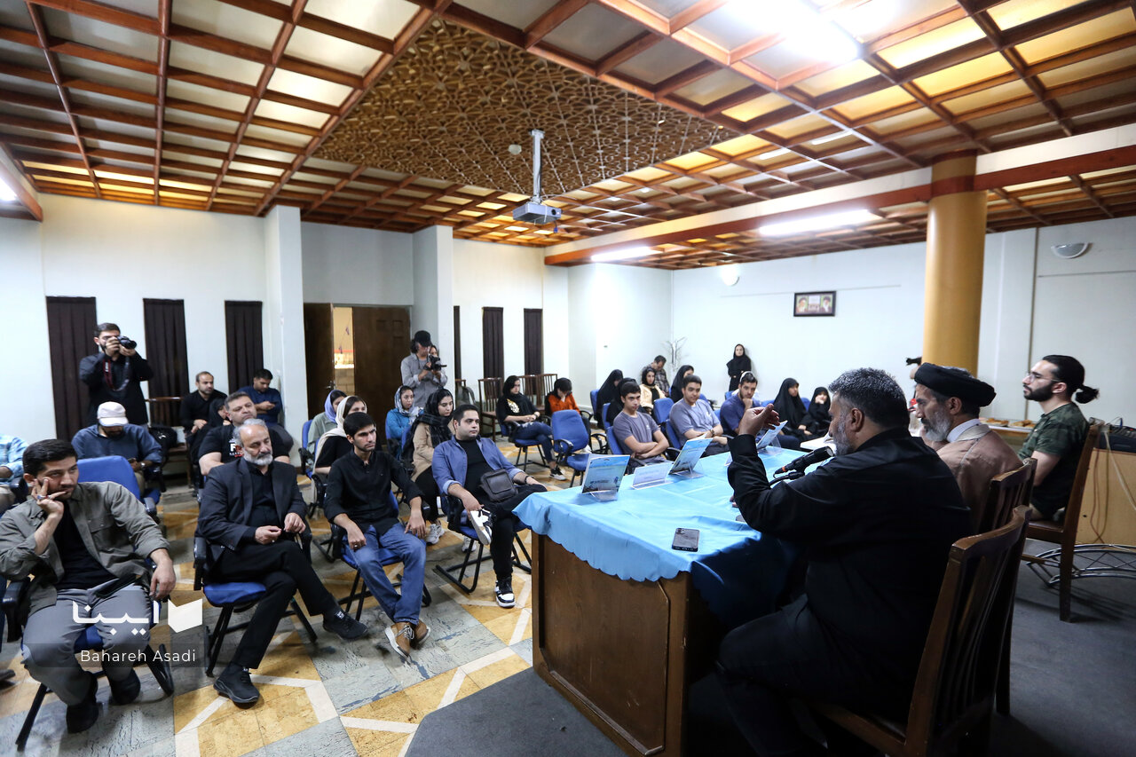 مهاجرانی را تحسین میکنم که جرئت کرد و کتابی درباره کودکان غزه نوشت