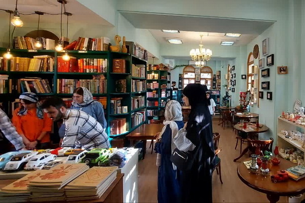 کتاب با مزه قهوه قجری/ کتابفروشی «هنگام» تلفیق تاریخ و فرهنگ تبریز
