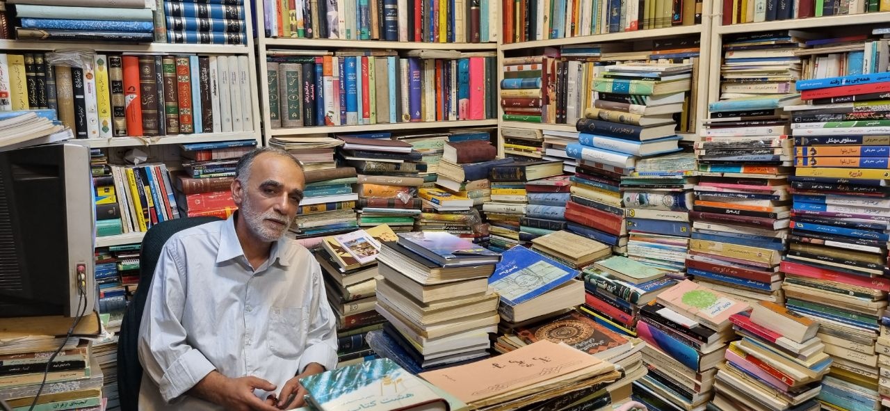«پاستور»؛ روایت ۴۰ سال کتابفروشی از خیابان پاستور تا کبابیان