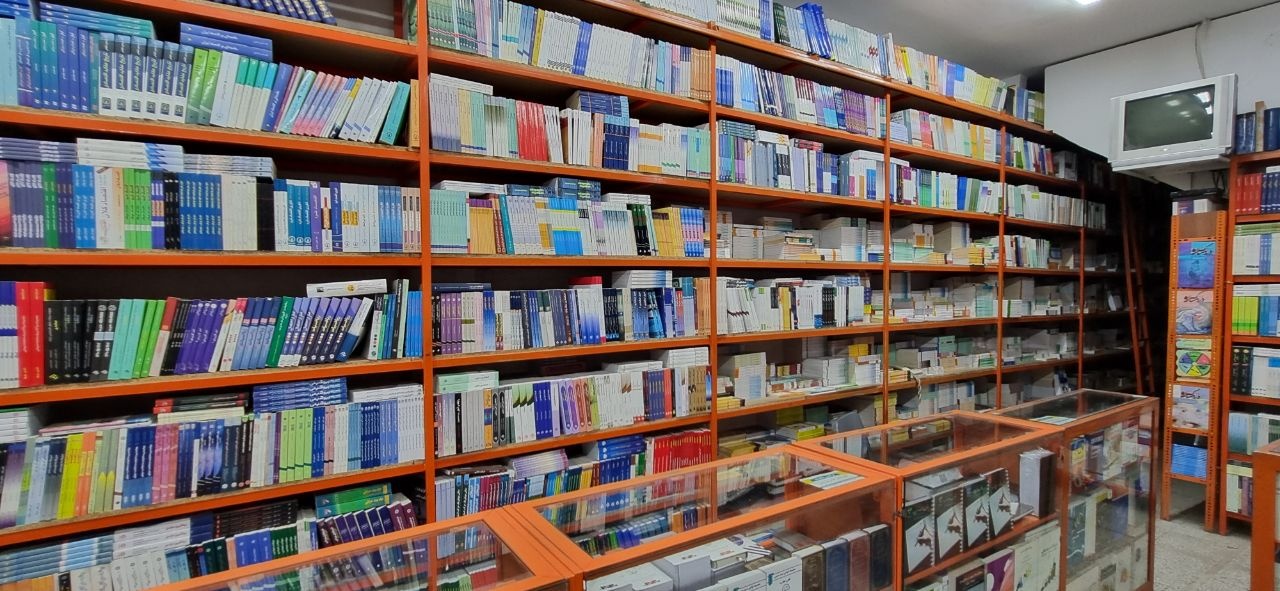 «فراگیر هگمتانه»؛ کتابفروشی که دانشگاهیان روی آن حساب باز میکنند