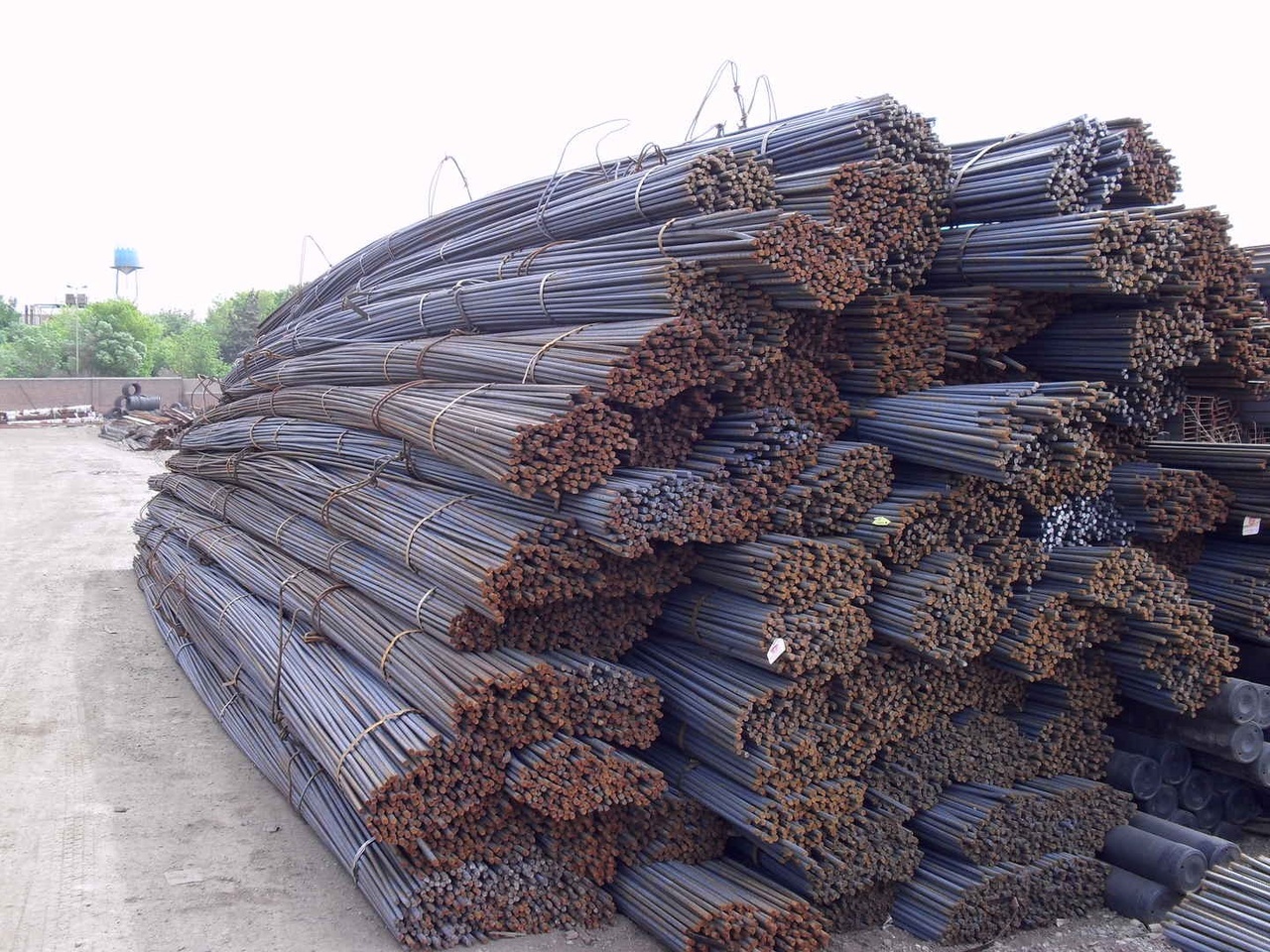 چرا قیمت میلگرد ۱۸ در سایت فروش آهن مختلف، متفاوت است؟