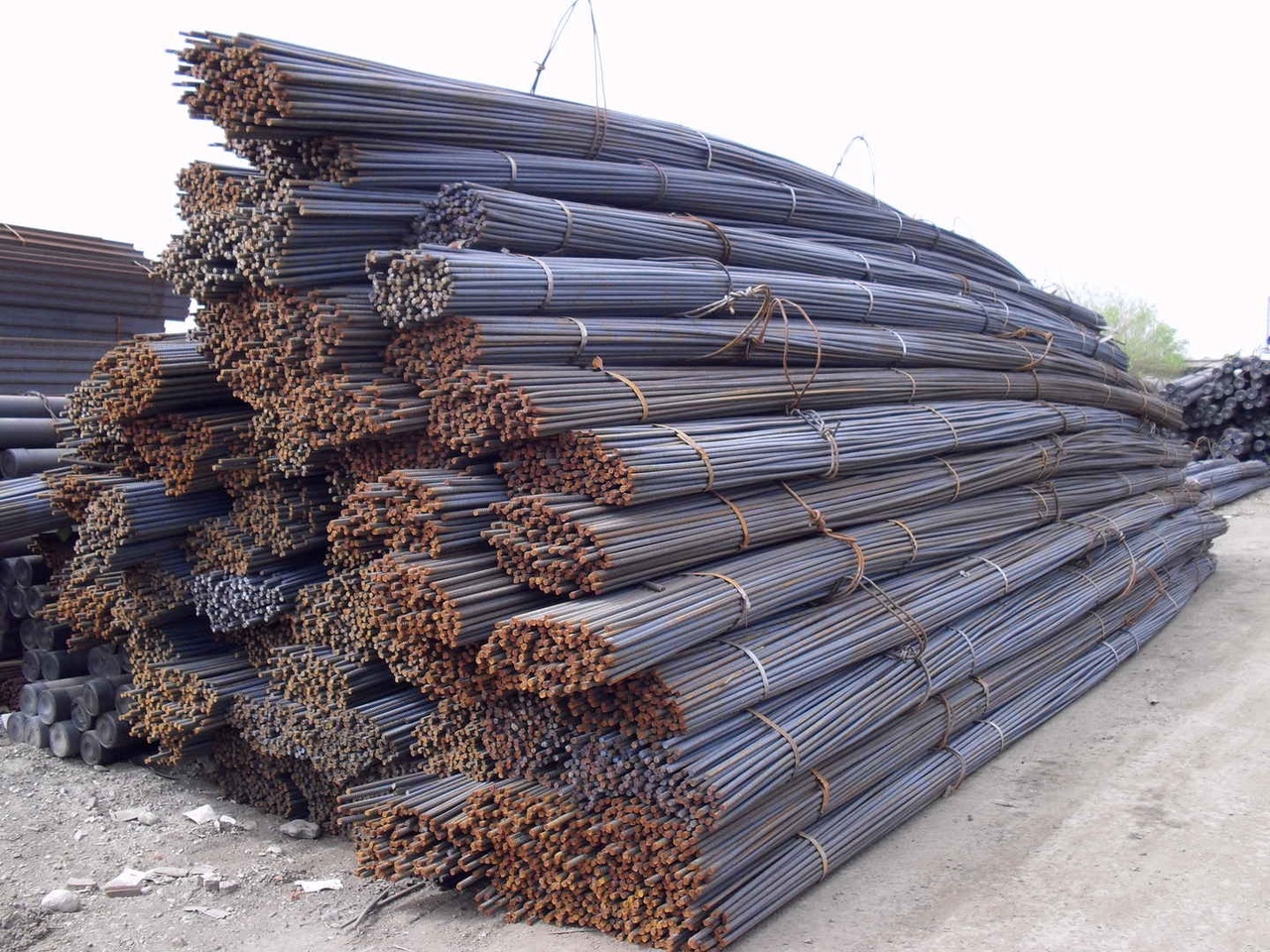 چرا قیمت میلگرد ۱۸ در سایت فروش آهن مختلف، متفاوت است؟