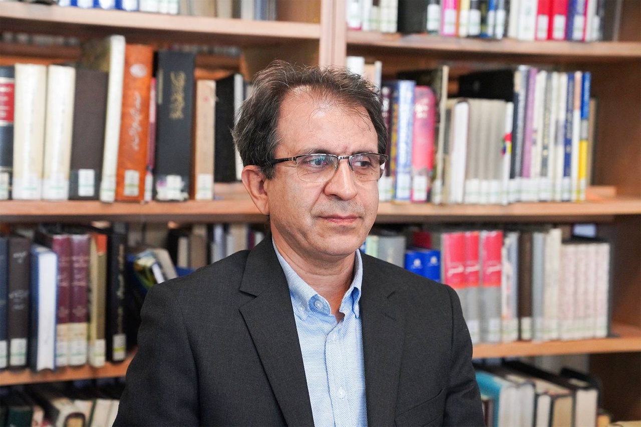 کسی که نتواند از متن سوال کند، خودش را برده آن میکند/ بهبود سواد خواندن با تقویت تفکر انتقادی