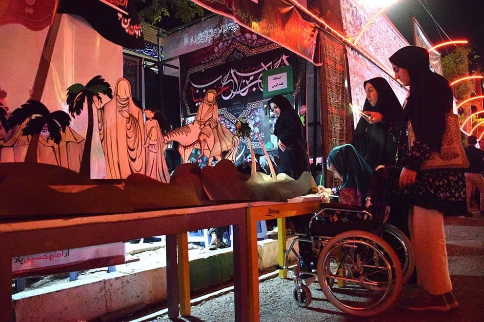 زائران کوچک اربعین میهمان موکب کانون پرورش فکری لرستان