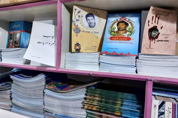«کتابفروشی پرستو»؛ چراغی روشن در محله کم برخوردار سیدآباد گنبدکاووس