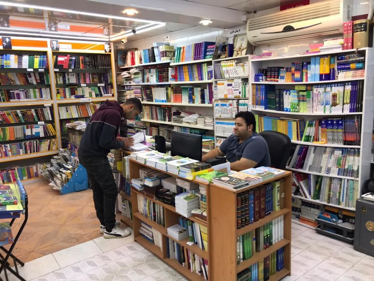 «کتابفروشی رشد»؛ مجری طرحهای فصلی کتاب شوشتر