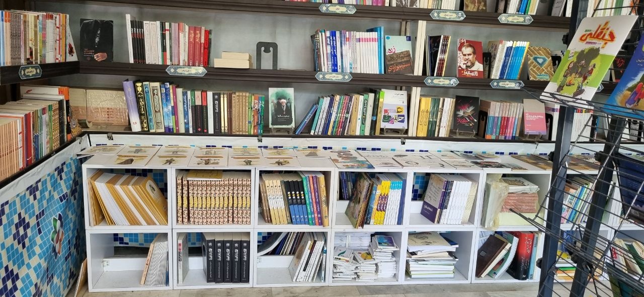 «رواق»؛ راوی کتابهای زندگیساز