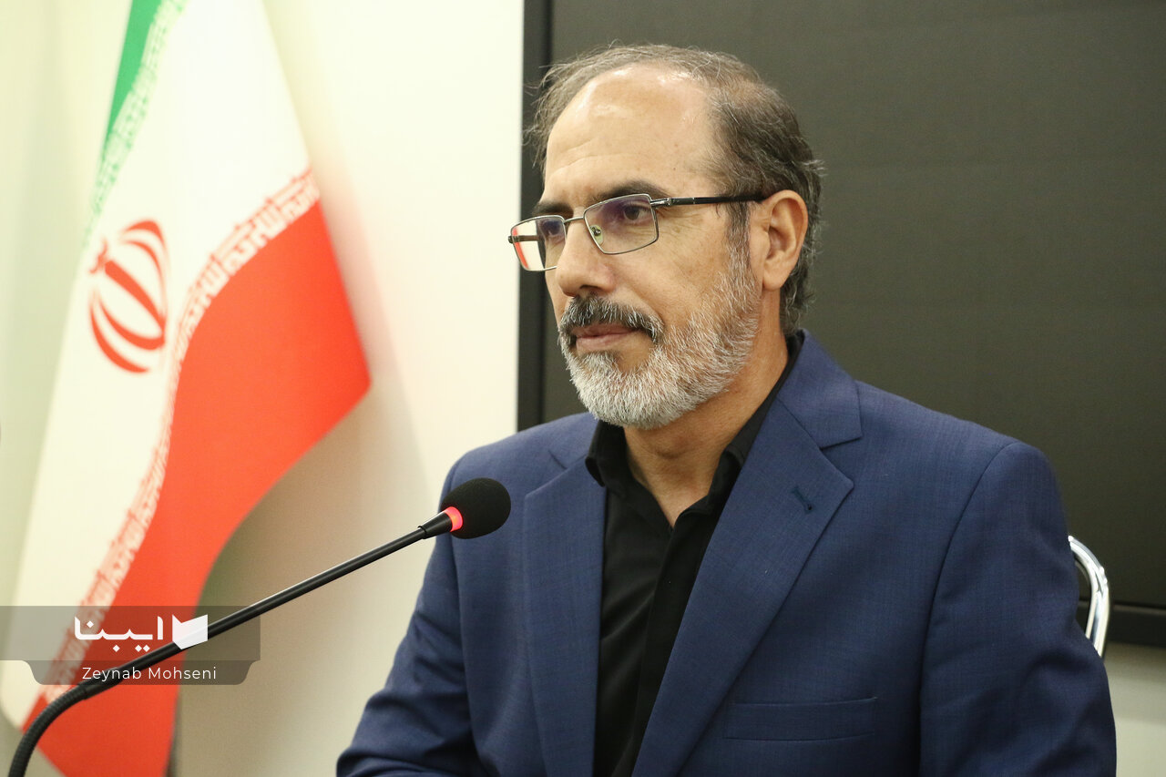 شیوه زیست امام از «زی طلبگی» خارج نشد