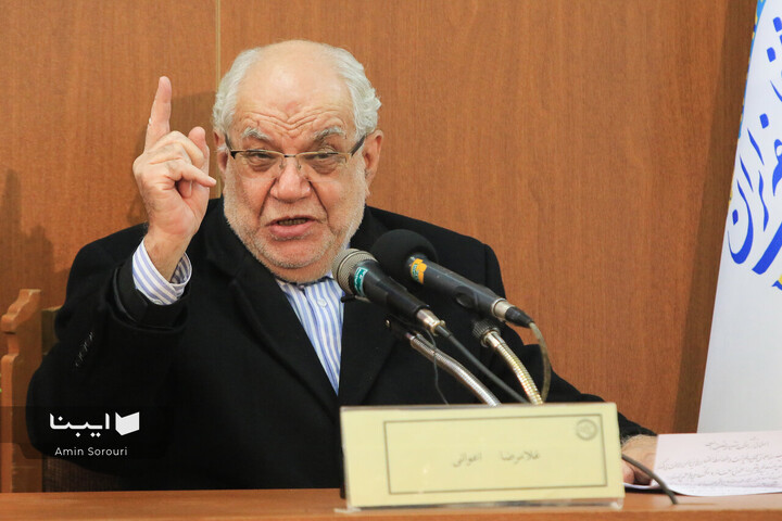 هیچ علمی بدون حکمت پذیرفته نیست