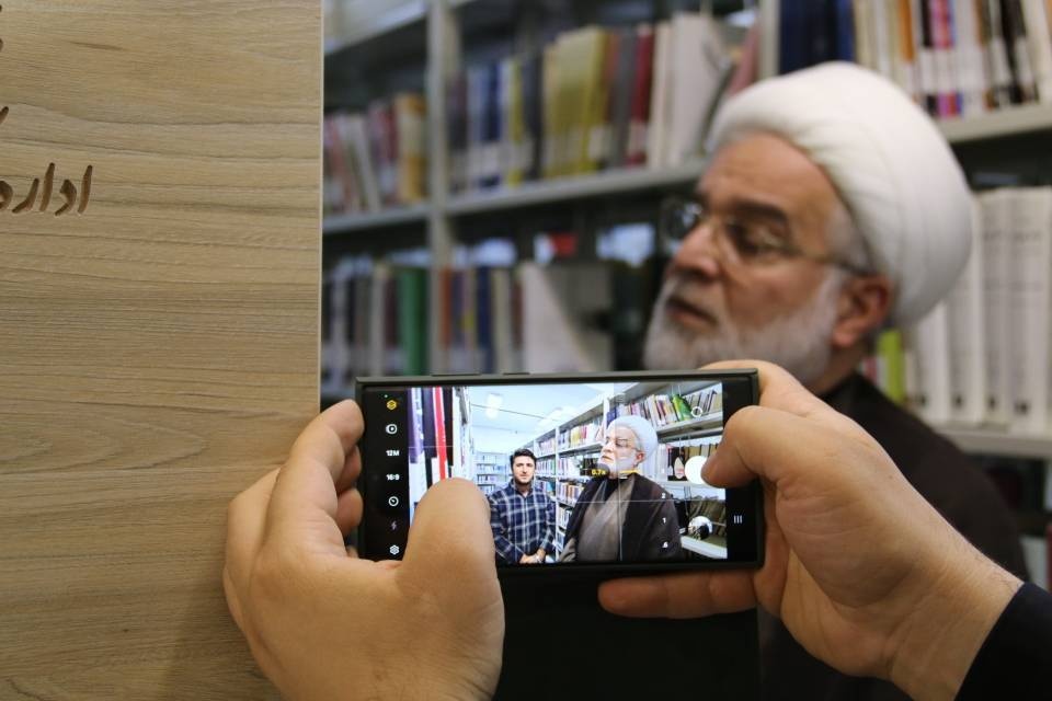 کتابخوانی کلید حل مشکلات جامعه است