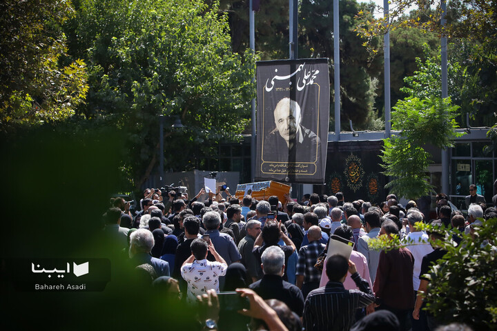 «اینجا برای از تو نوشتن هوا کم است»