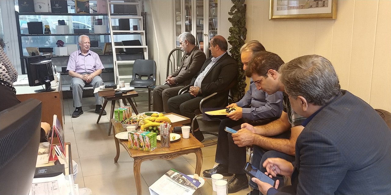 بازدید مدیرکل دفتر چاپ از ۱۱ چاپخانه