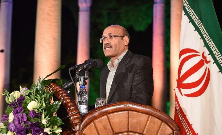 شاعران از چارچوب‌های ذهنی سنتی عبور کنند