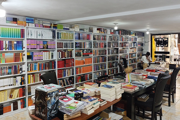 «کاوان»؛ کتابفروشی که با عشق اداره میشود