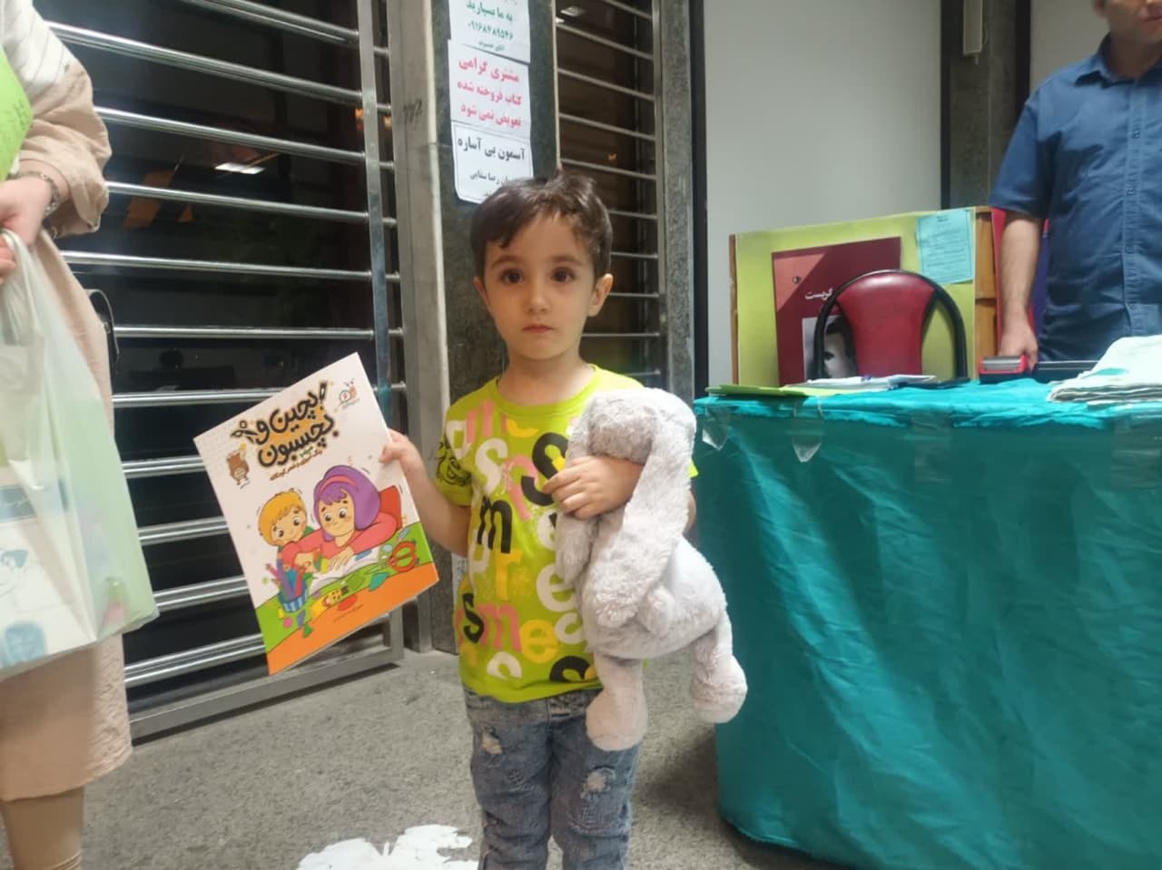 تخفیفهای خوب نمایشگاهی خرید را آسان کرد / اینجا برای تمام سلیقهها کتاب هست