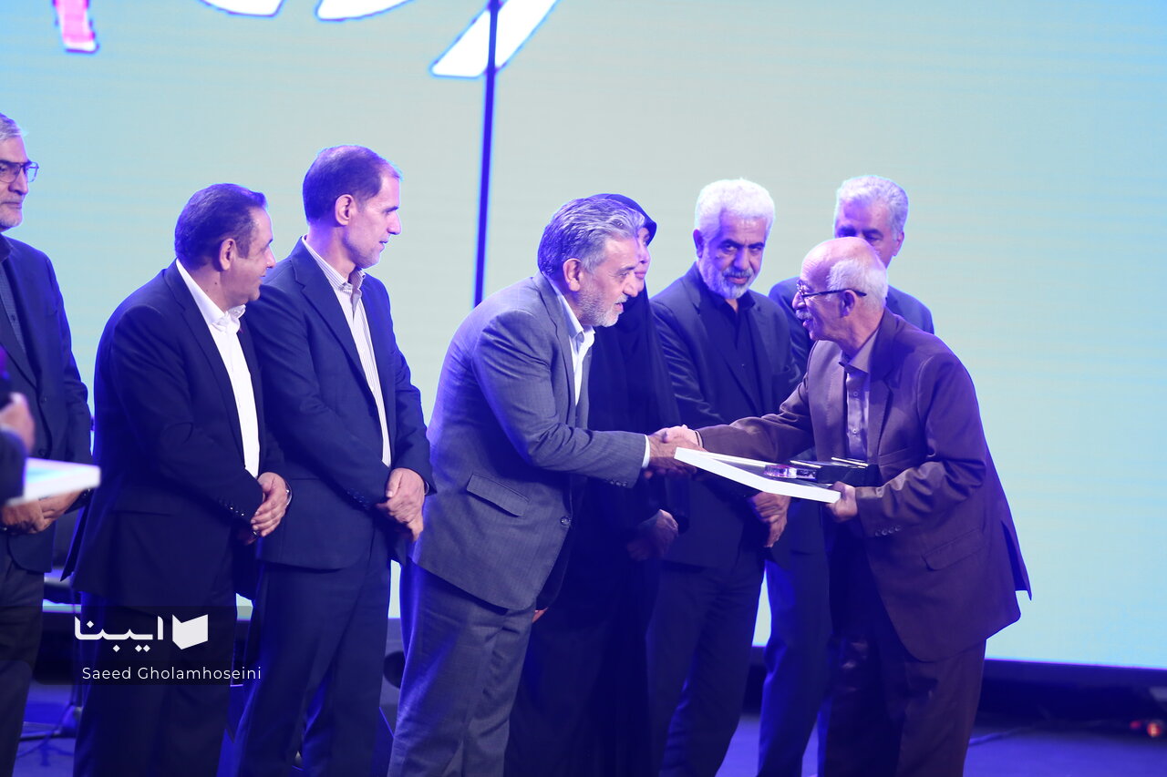 چاپ از امتیاز سایر صنایع بهرهمند شود/تقدیر از پیشکسوتان صنعت چاپ