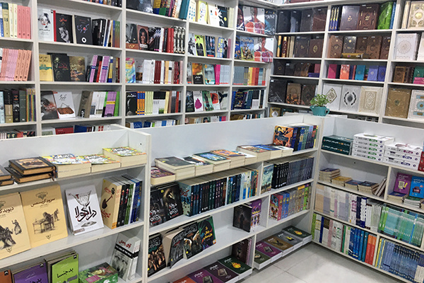 فعالیت مسئولانه کتابفروشی «فرهنگ» در عرصه کتابخوانی/ سامانه بازار کتاب نیازمند اطلاعرسانی بیشتر