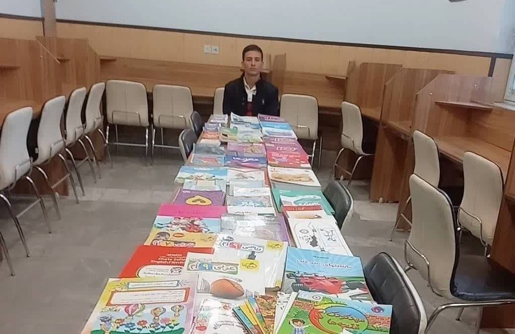 اهدای کتاب در تربتحیدریه/ نشست شاهنامهخوانی در بیدخت