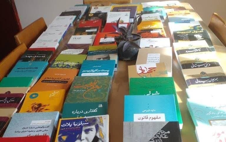 اهدای کتاب در تربتحیدریه/ نشست شاهنامهخوانی در بیدخت