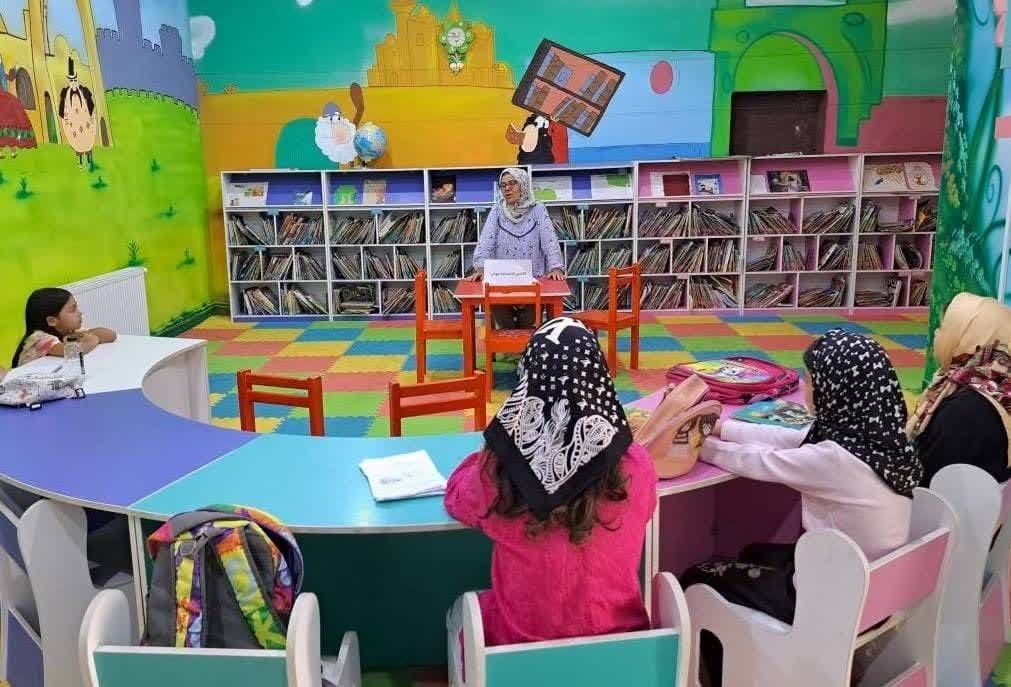 اهدای کتاب در تربتحیدریه/ نشست شاهنامهخوانی در بیدخت