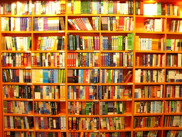 ۲۰ سال تلاش کتابفروشی تخصصی «زیتون» در اصفهان/ «بازار کتاب»؛ مسیر حیات کتابفروشیها