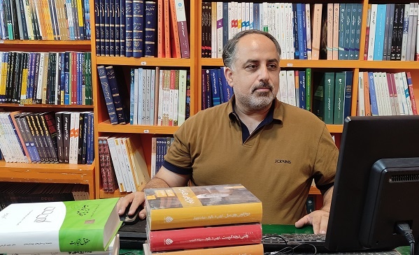 ۲۰ سال تلاش کتابفروشی تخصصی «زیتون» در اصفهان/ «بازار کتاب»؛ مسیر حیات کتابفروشیها