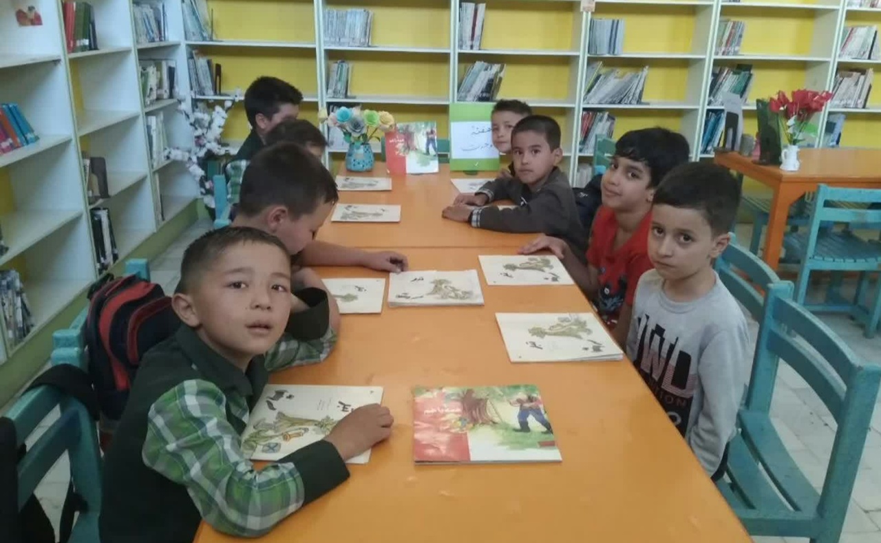 کتابهای «همه با هم» و «تبر» در نراق خوانش و معرفی شد