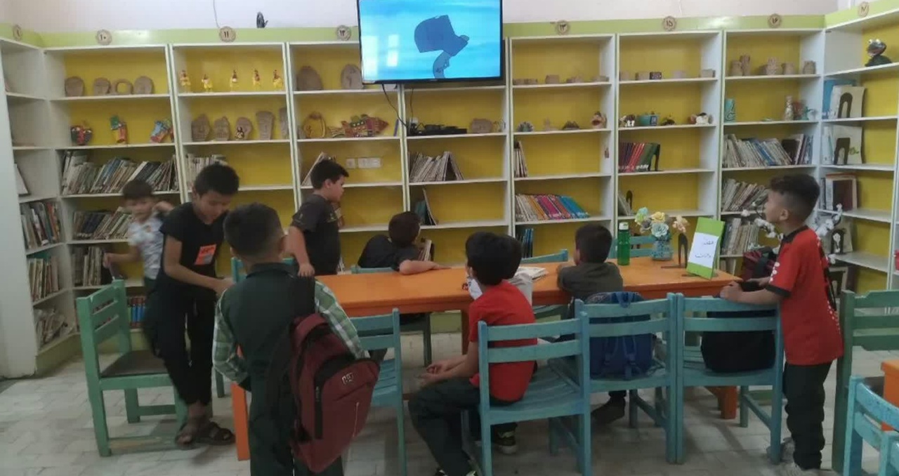 کتابهای «همه با هم» و «تبر» در نراق خوانش و معرفی شد