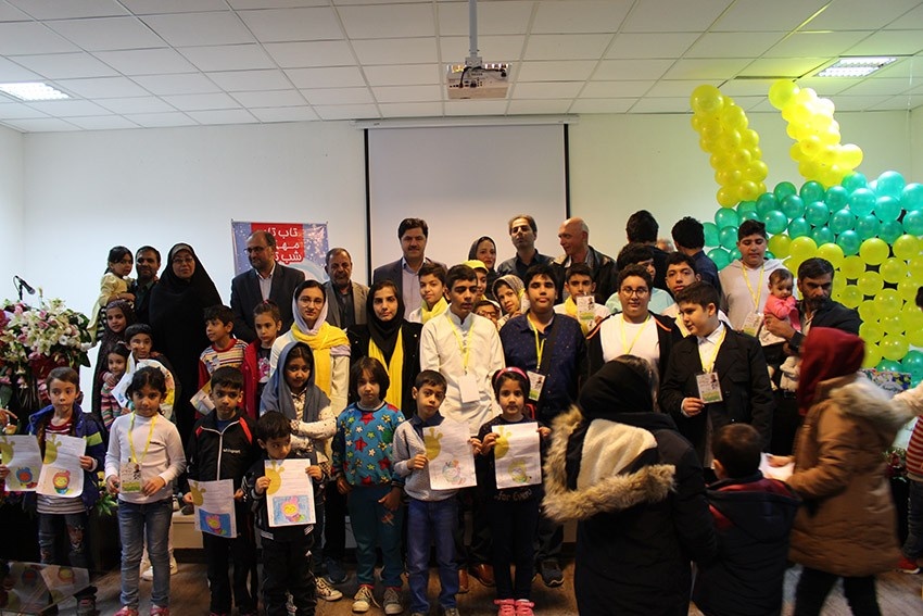 تلاش خَیر برای ترویج کتابخوانی در مدارس/ پزشک بیهوشی قلب کتاب ۱۰۰ جلدی تالیف کرد