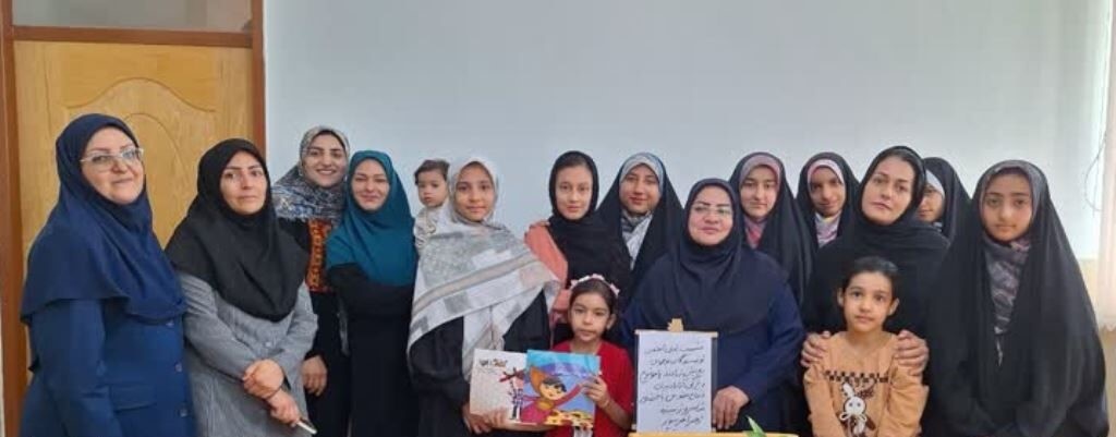 ویژگیهای ادبیات دفاع مقدس در زرند بررسی شد