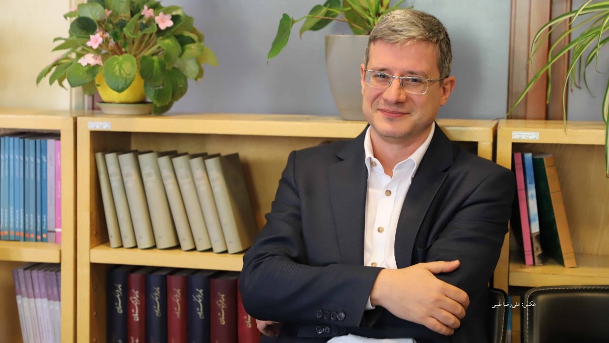 ترجمه موجب معرفی اندیشه نو و حرکت ما میشود ترجمه موجب معرفی اندیشه نو و حرکت ما میشود