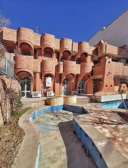 تنها کتابخانهای که شنوای حرفهای ناشنوایان است!