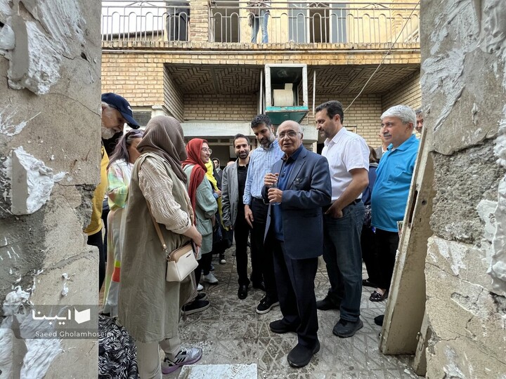 بازدید از خانه‌ قدیمی هوشنگ مرادی کرمانی