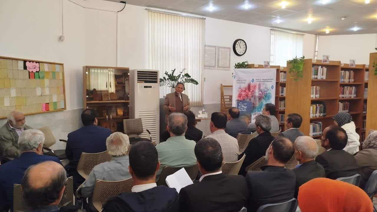 رهنمودهای رهبر معظم انقلاب در اهتمام به ادبیات دفاع مقدس پشتوانه معنویام شد