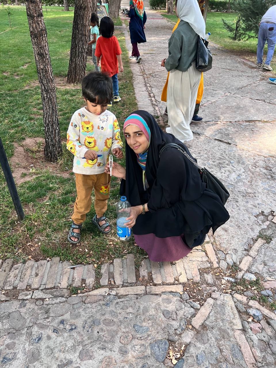 پاکسازی آرمگاه عطار و خیام از فیلترسیگار + تصاویر