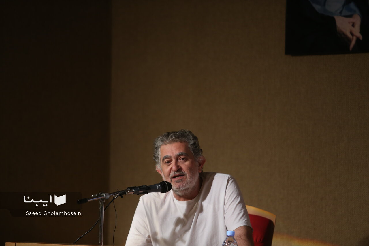 حافظ پنجره ادب فارسی به غرب است