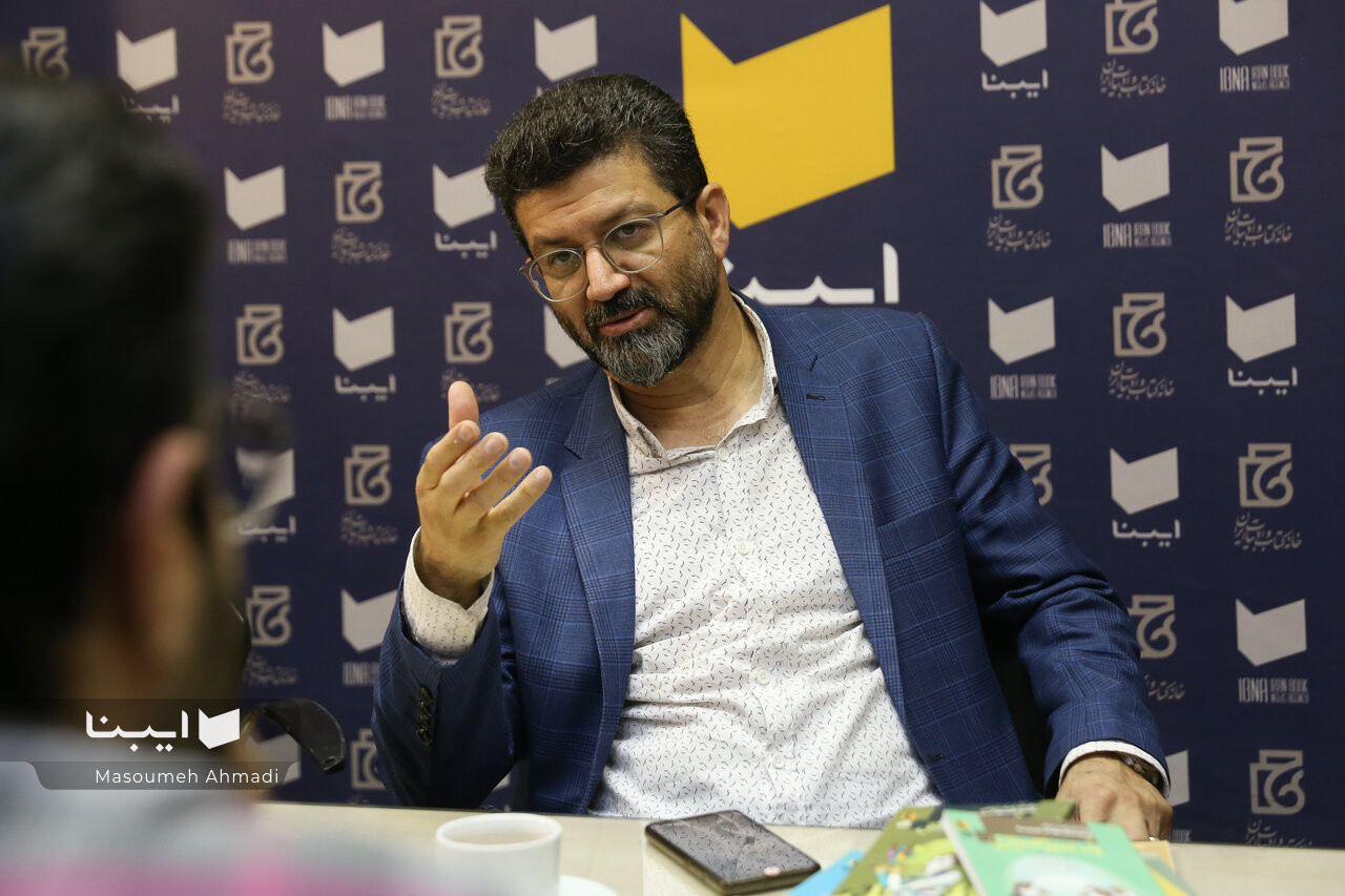 اجرای نمایش در مدارس، باعث خلاقیت کودکان میشود/ در تئاتر کودک فقیر هستیم