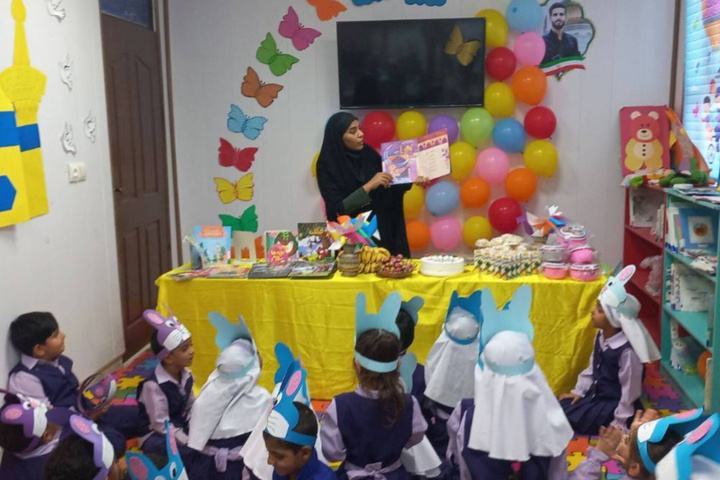 جشن روز جهانی کودک برای کودکان کتابخوان شهر تخت بندرعباس برگزار شد
