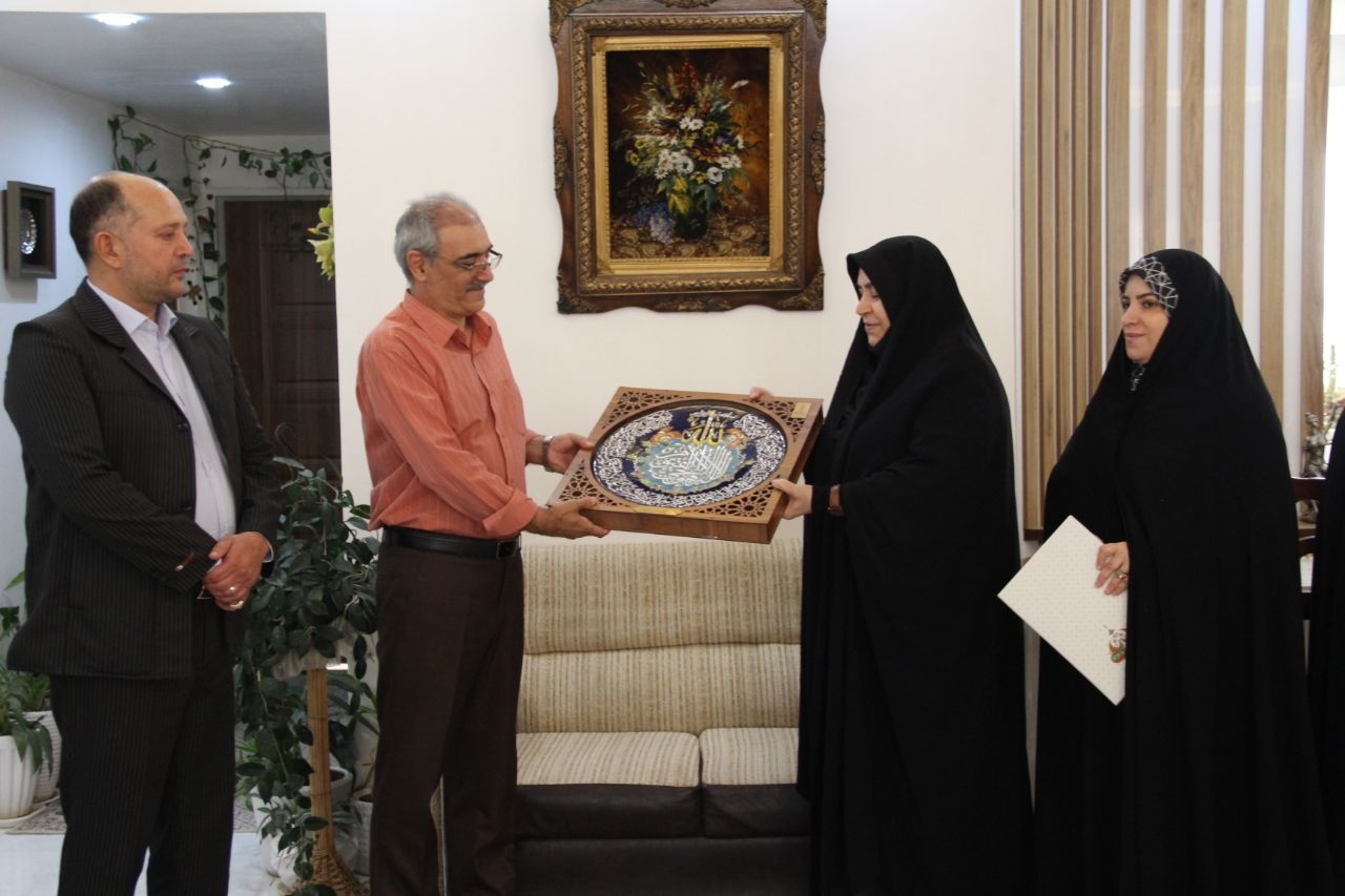 پژوهشگر و شاعر صاحب‌نظر بروجردی تجلیل شد