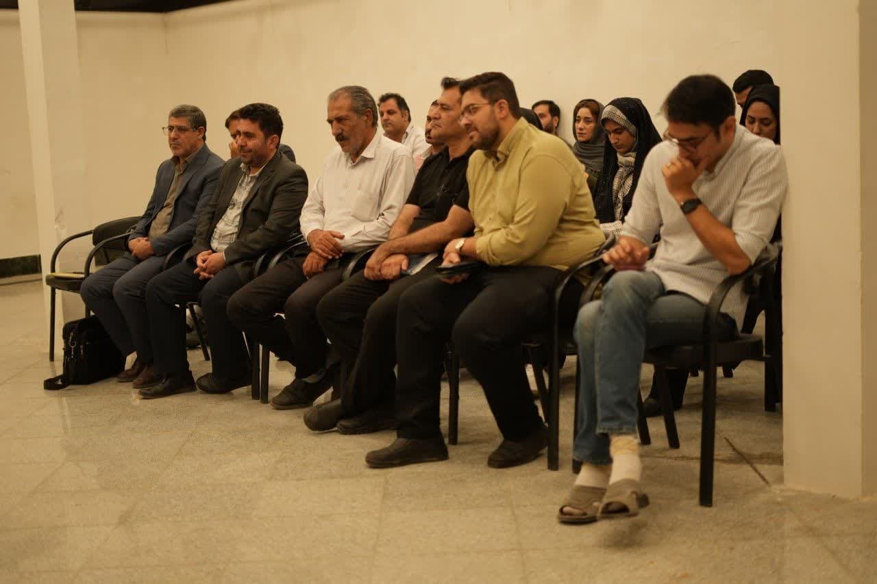 ضرورت برگزاری دورههای آموزشی ادبیات پایداری در لرستان