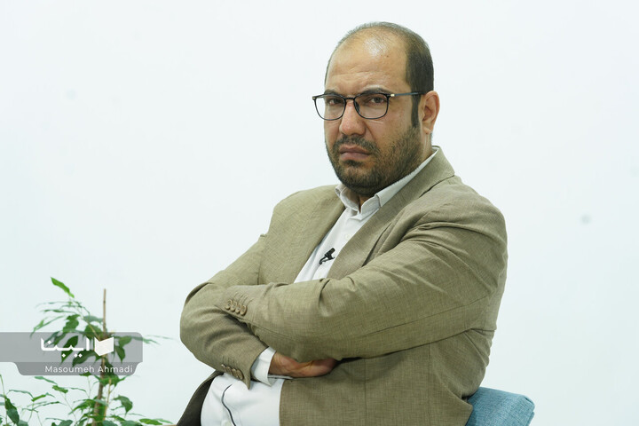 دو روایت متقابل از تنگه ابوقریب