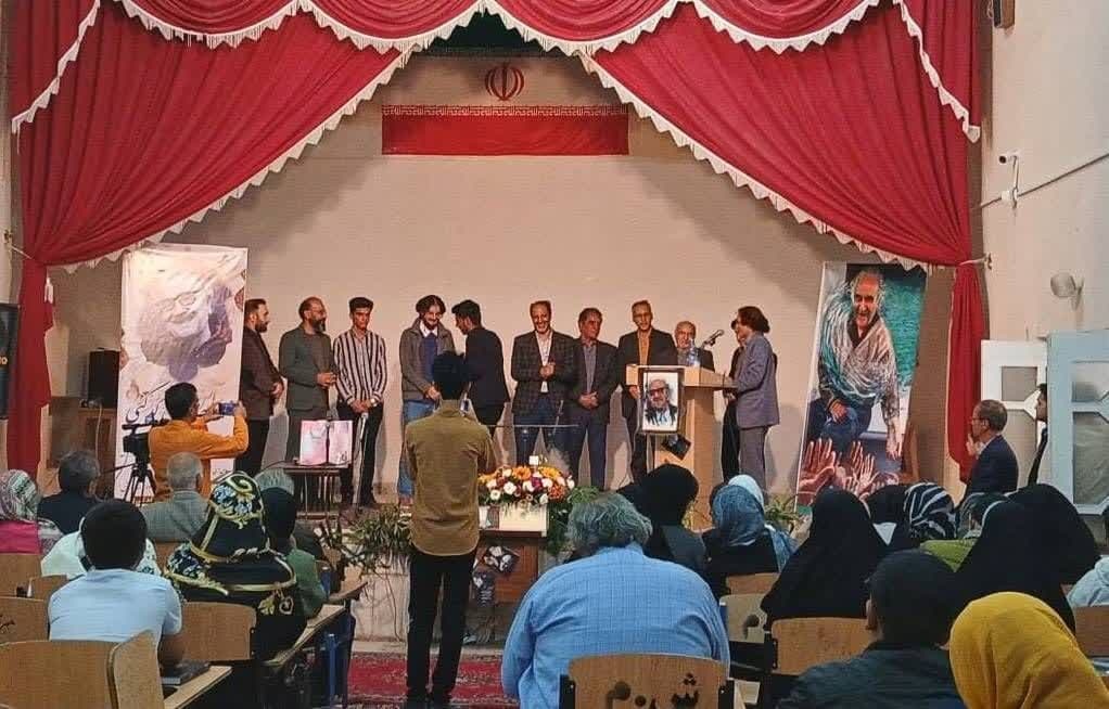 بزرگداشت «شفیعی کدکنی» در تربتحیدریه/ اهدای کتاب توسط خانهکتاب به روستای بزنگان