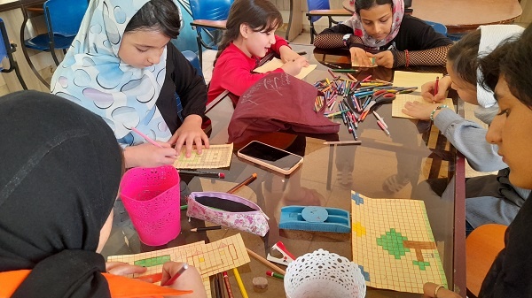 این کتابخانه روستایی همسن انقلاب است!