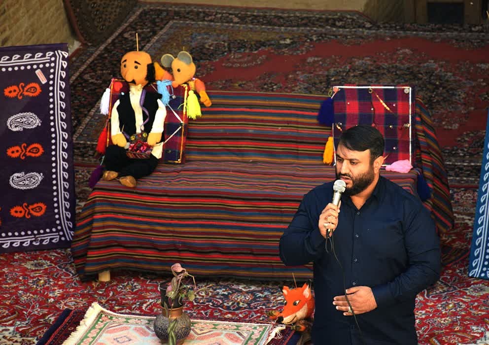 قطار قصهگویی کانون به شهر ازنا رسید