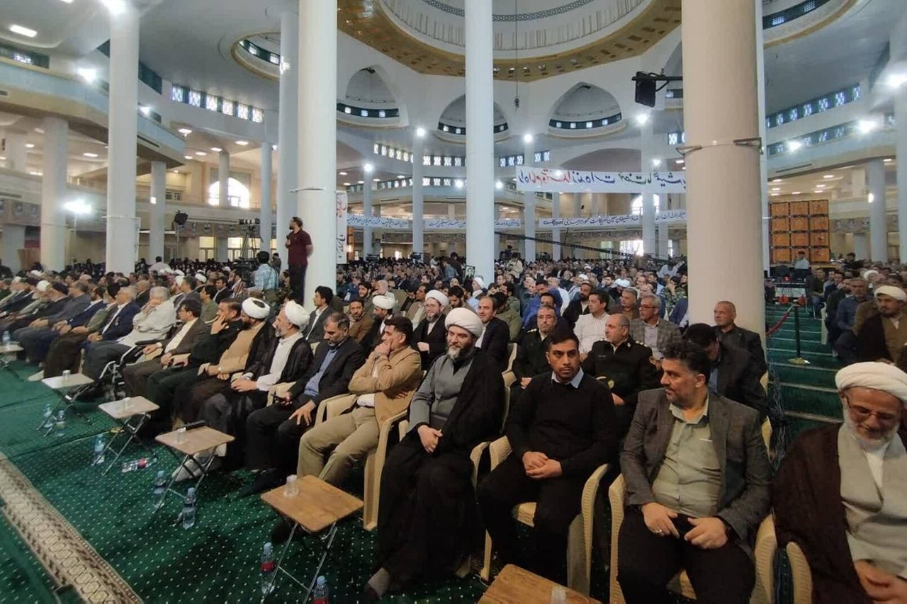 تقریظ مقام معظم رهبری بر کتاب «پاییز آمد» رونمایی شد